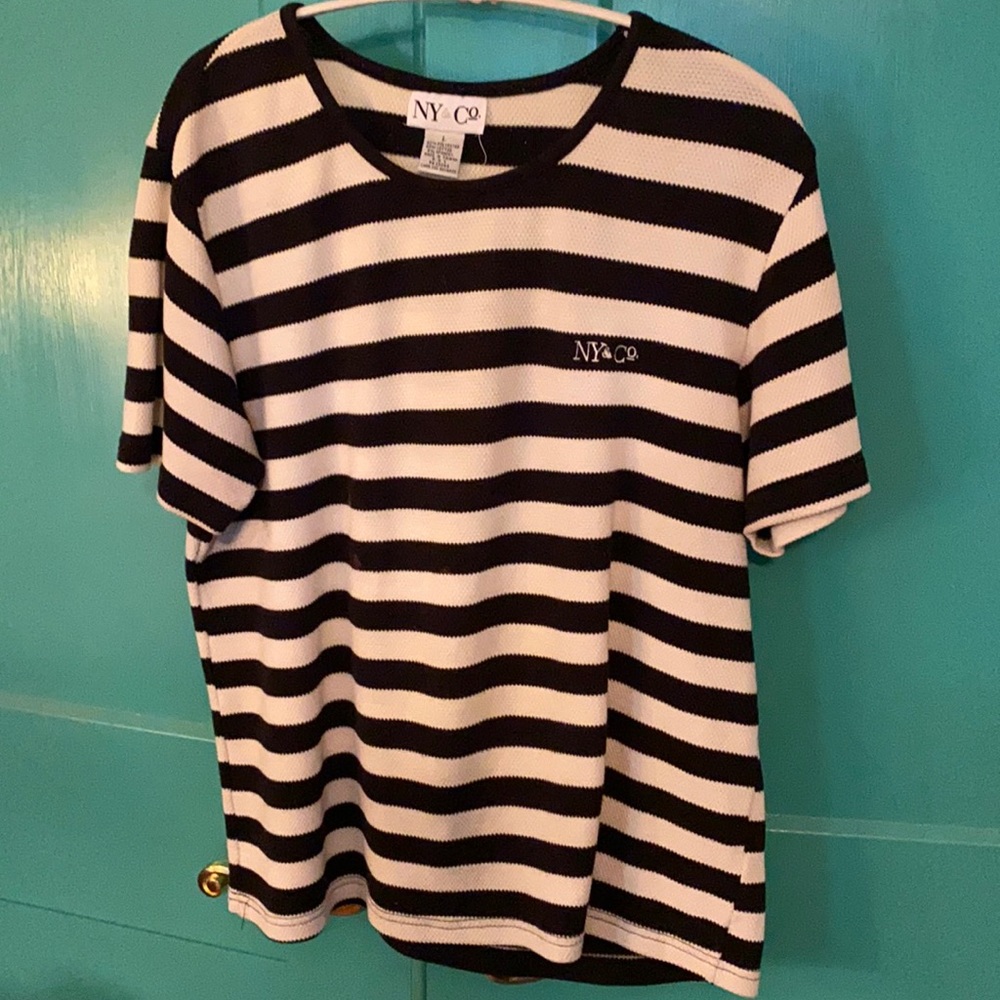 Vintage New York & Co. striped shirt. Size Large